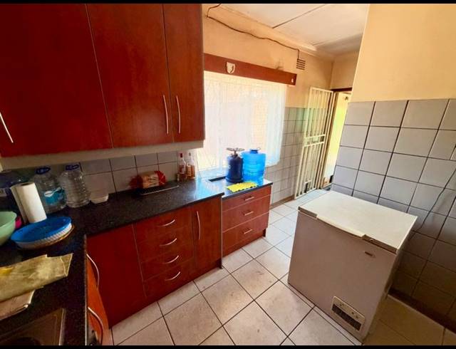 3 BEDROOM HOUSE FOR SALE IN VANDERBIJLPARK CE 2